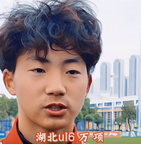 萬項談全運會吊射破門：發現門將站位不是很好，就很自信的射門