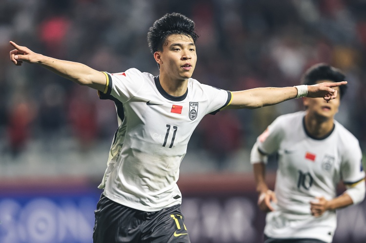 北青體育：18歲“跳級生”王鈺棟有望進入國足客戰沙特名單！