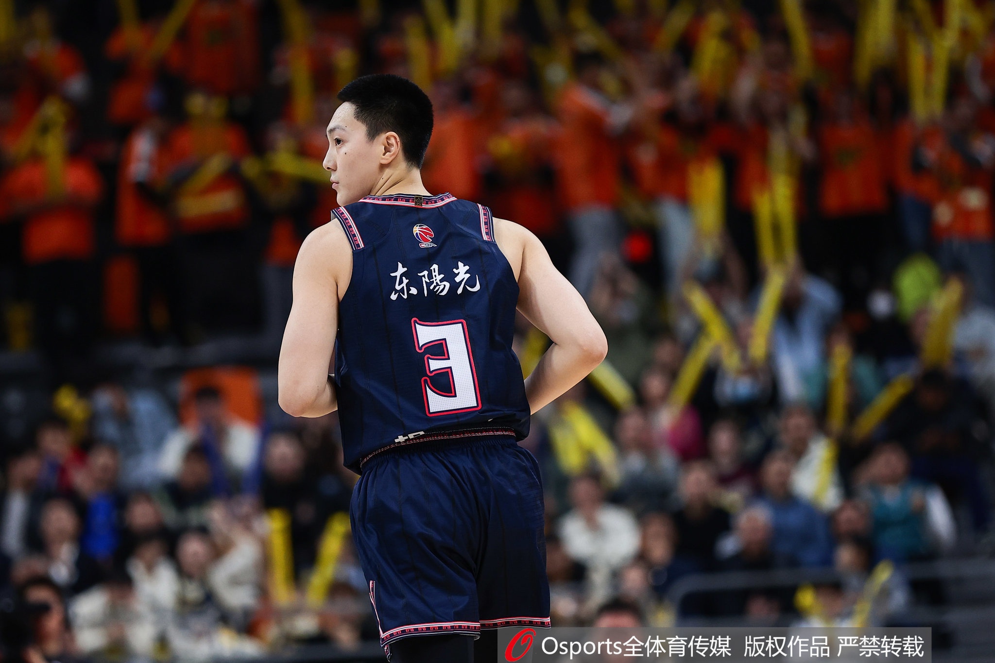 穩穩當當！胡明軒上半場6中4得10分1板6助1斷 三分4中2